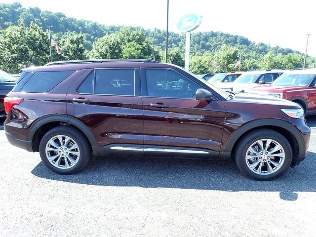 Certified 2023 Ford Explorer XLT w/ Equipment Group 202A AWD/4WD image 10