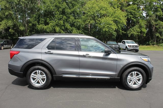 Certified 2024 Ford Explorer XLT w/ Equipment Group 202A AWD/4WD image 14