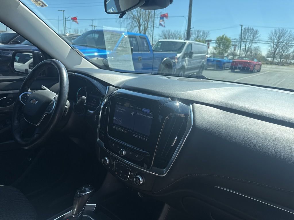 Used 2020 Chevrolet Traverse LT image 35