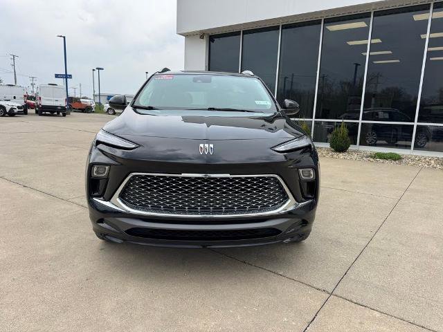 Used 2024 Buick Encore GX Avenir image 2