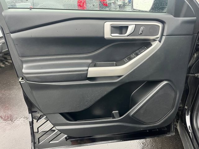 Certified 2022 Ford Explorer XLT w/ Equipment Group 202A AWD/4WD image 18