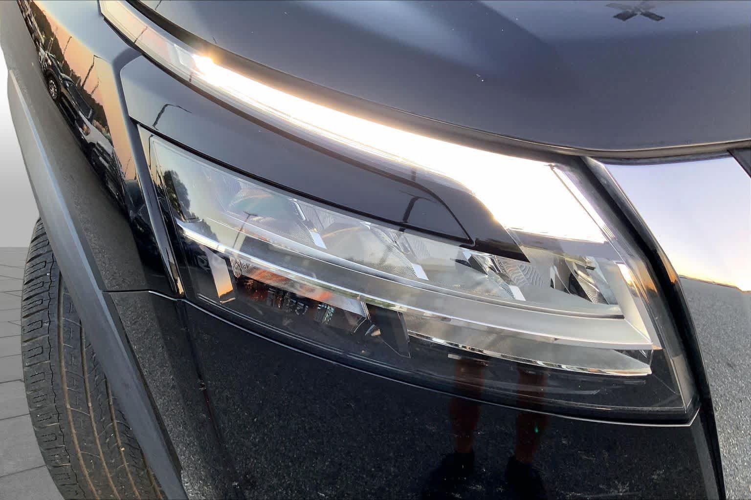 Used 2023 Nissan Pathfinder Platinum AWD/4WD image 26