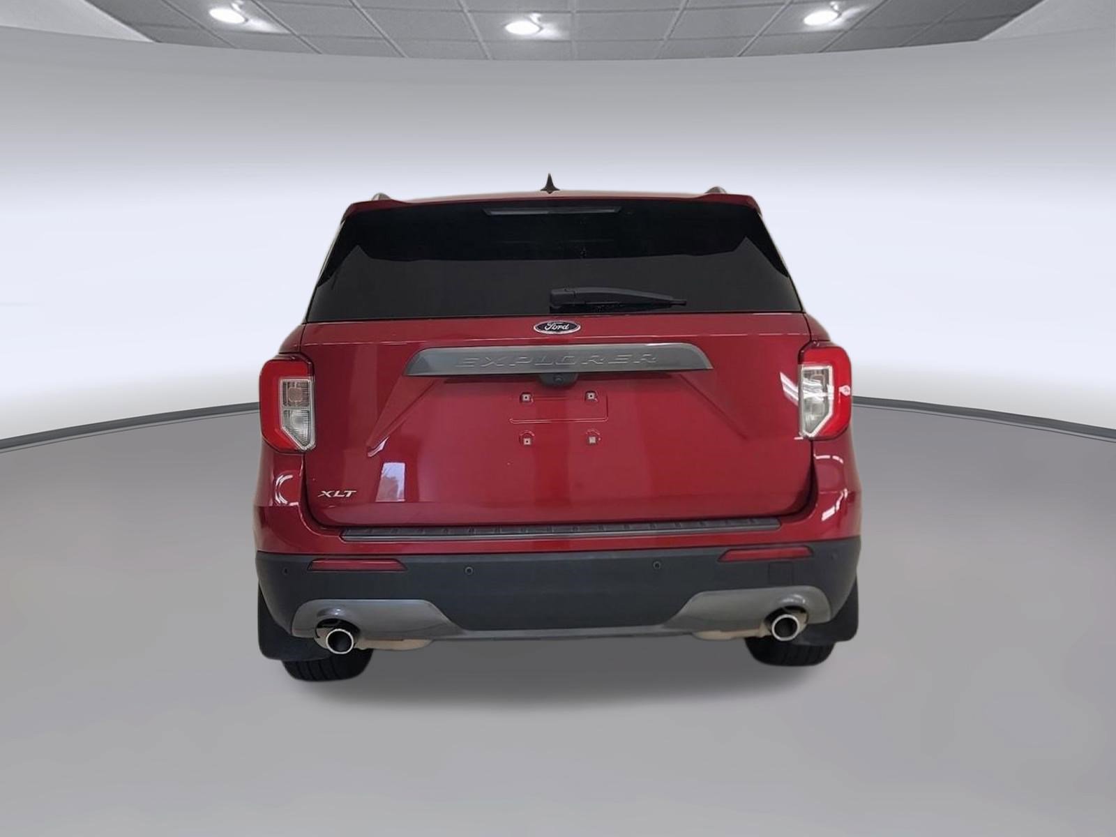Certified 2022 Ford Explorer XLT w/ Equipment Group 202A RWD image 8
