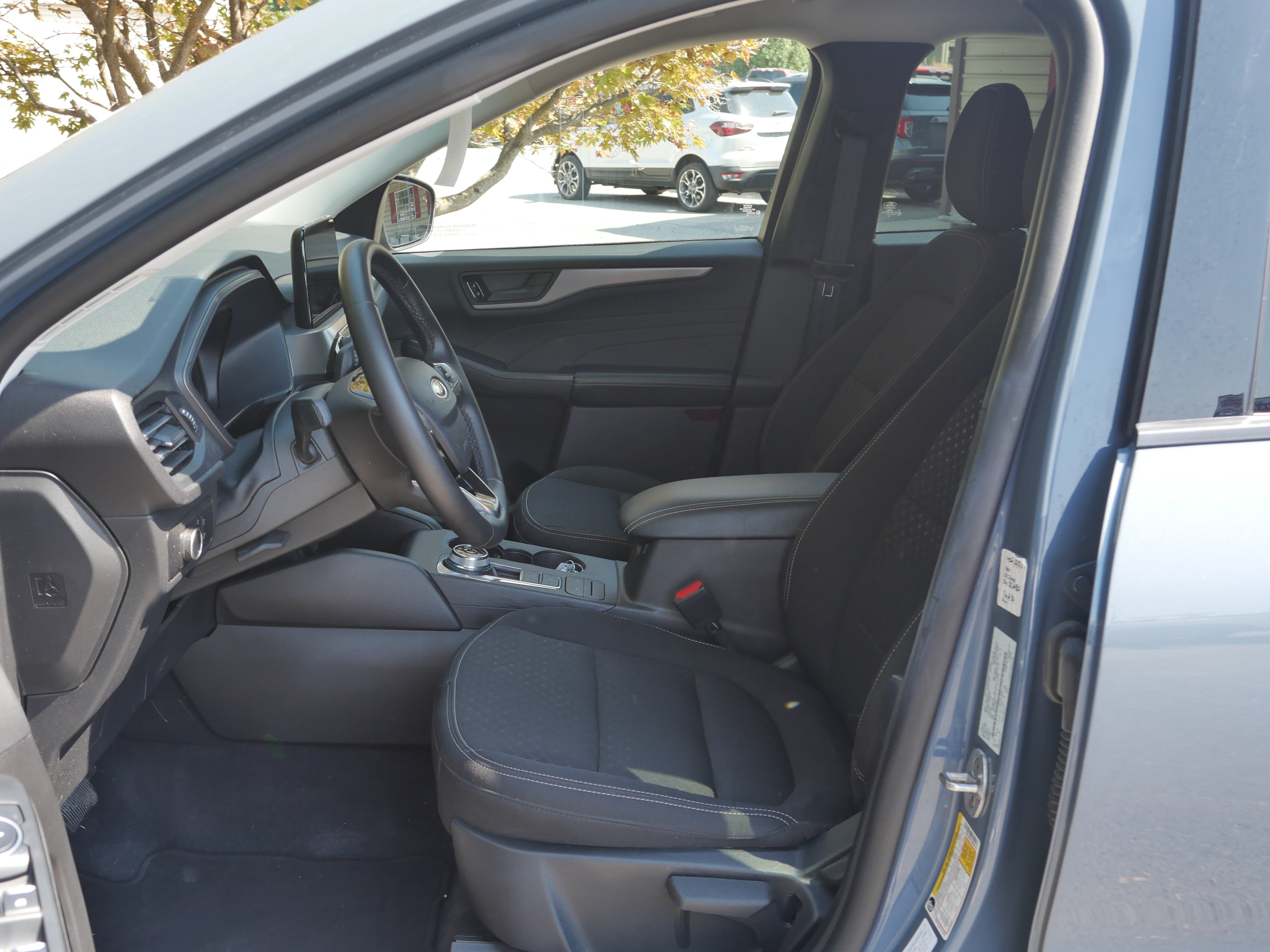 Certified 2025 Ford Escape Active AWD/4WD image 3