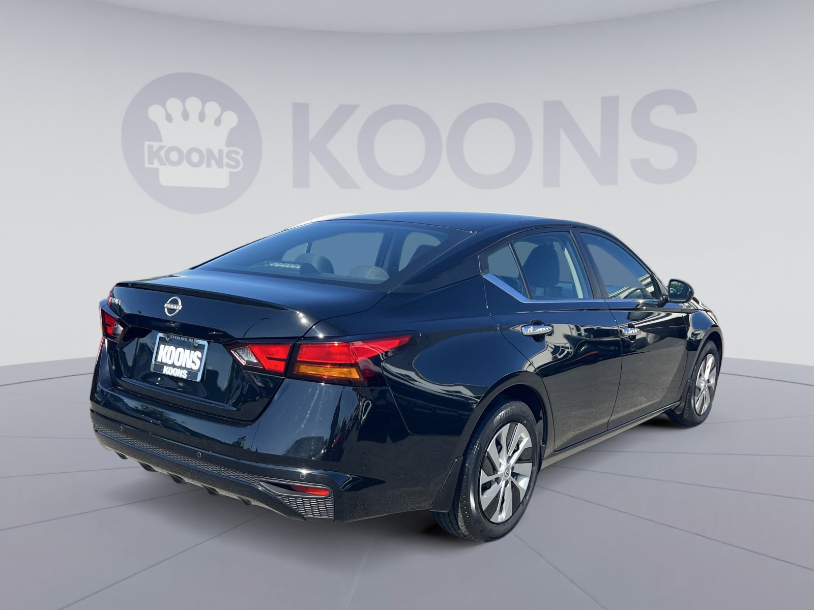 Used 2024 Nissan Altima 2.5 S FWD image 16