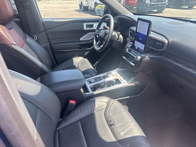 Certified 2023 Ford Explorer Platinum w/ Technology Package AWD/4WD image 16