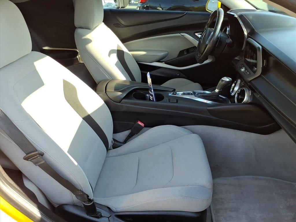 Used 2018 Chevrolet Camaro SS image 9