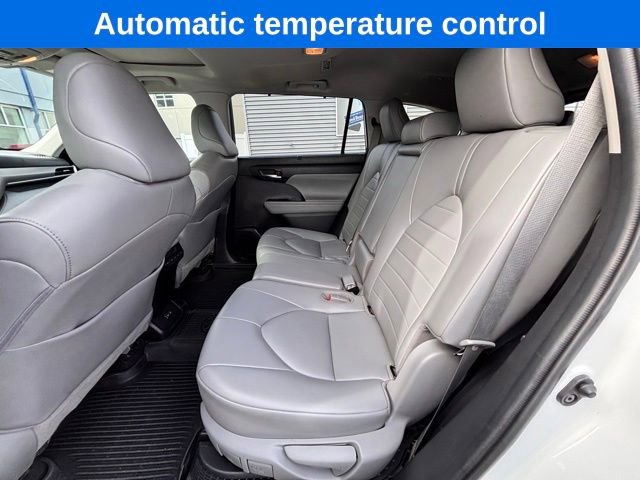 Used 2022 Toyota Highlander XLE image 9
