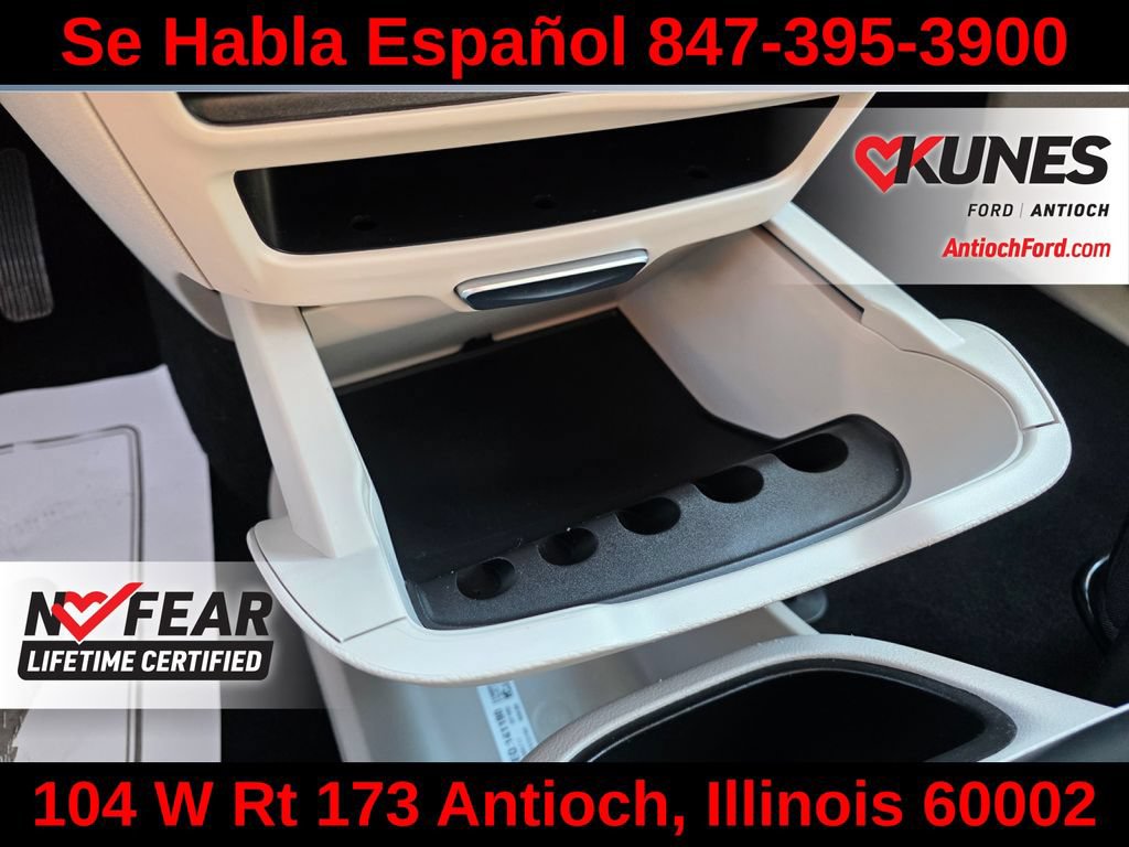 Used 2023 Chrysler Pacifica Touring-L FWD image 40