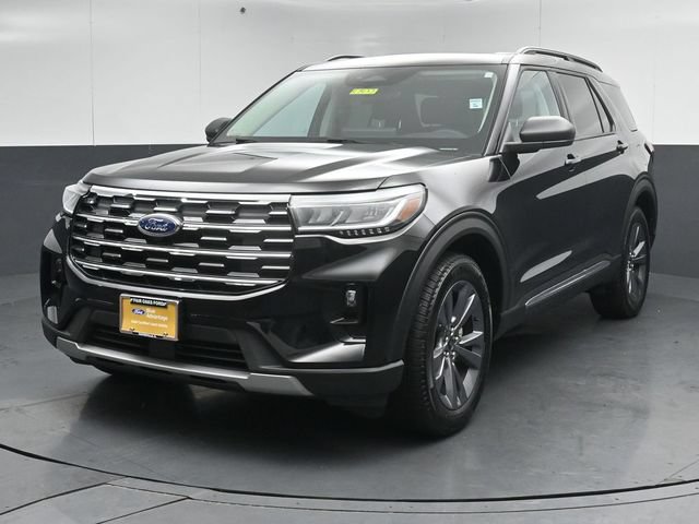 Certified 2025 Ford Explorer Active w/ Active Comfort Package AWD/4WD image 3