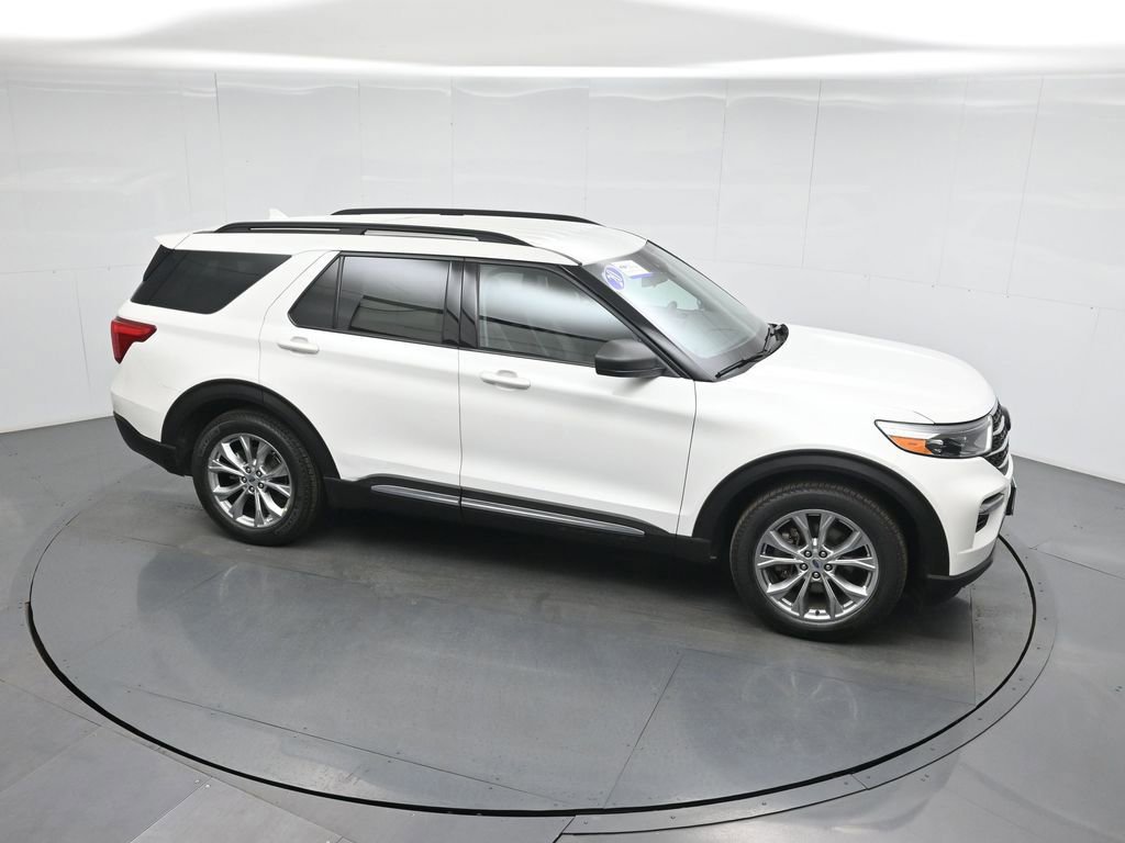 Certified 2020 Ford Explorer XLT w/ Equipment Group 202A image 4