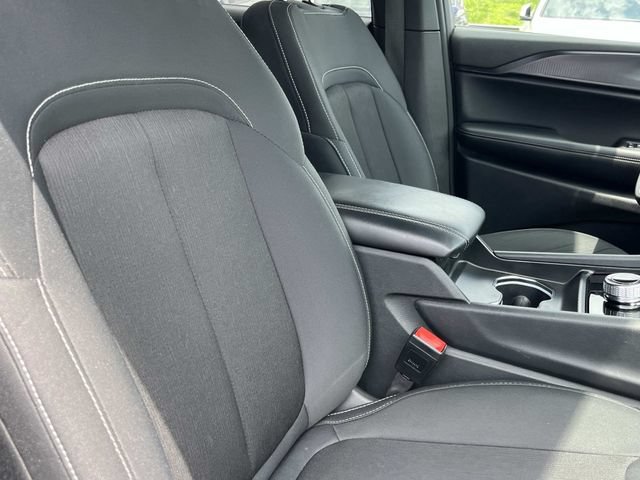 Used 2024 Jeep Grand Cherokee Laredo X AWD/4WD image 29