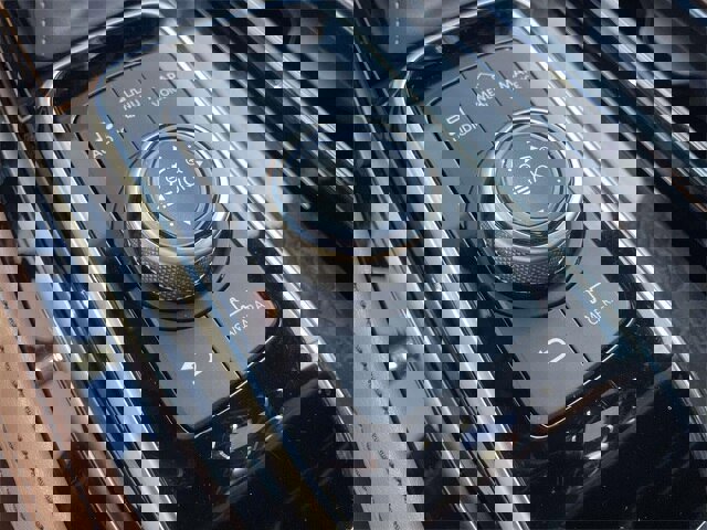 Used 2024 INFINITI QX80 Sensory image 11