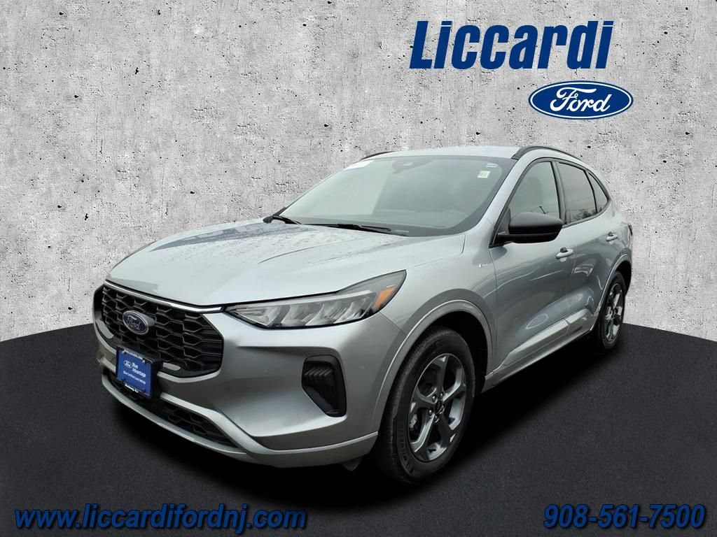 Certified 2023 Ford Escape ST-Line w/ Tech Pack #1 AWD/4WD image 2