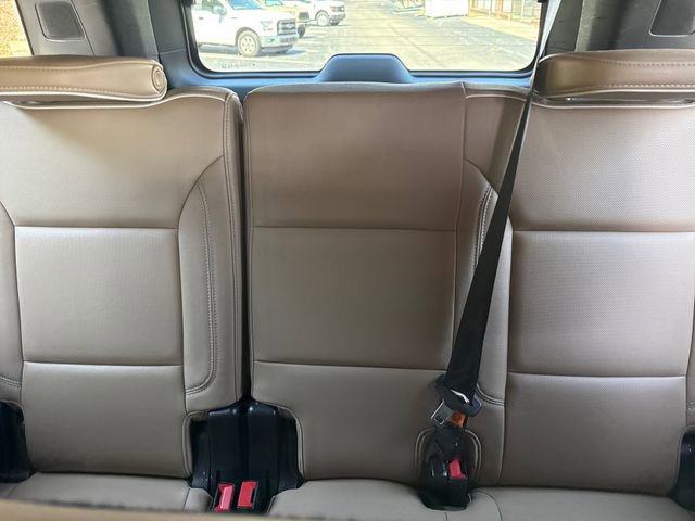 Used 2024 Chevrolet Suburban Premier image 27