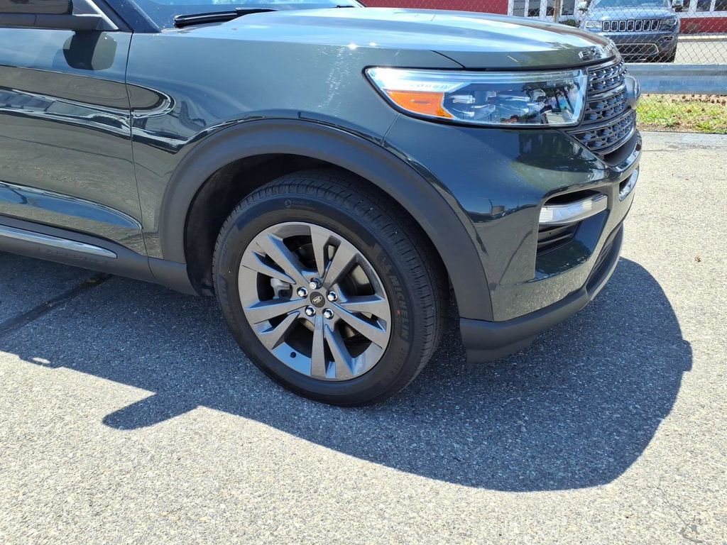 Certified 2024 Ford Explorer XLT w/ Equipment Group 202A AWD/4WD image 5