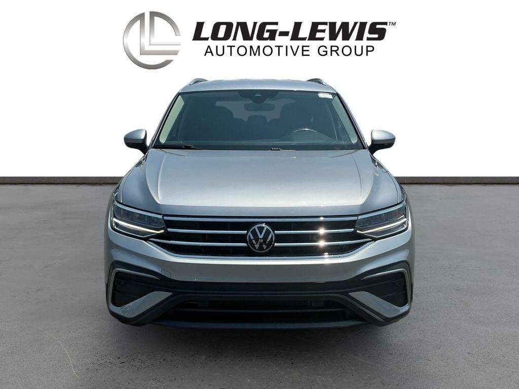 Used 2024 Volkswagen Tiguan SE FWD image 11