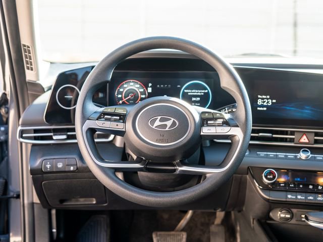 Used 2024 Hyundai Elantra Blue image 22