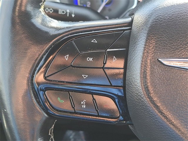 Used 2021 Chrysler Pacifica Touring-L w/ Uconnect Theater Family Group image 19