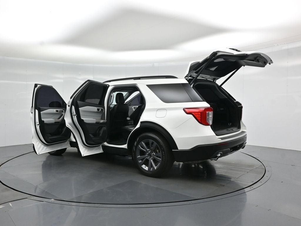 Certified 2023 Ford Explorer XLT w/ Equipment Group 202A RWD image 33