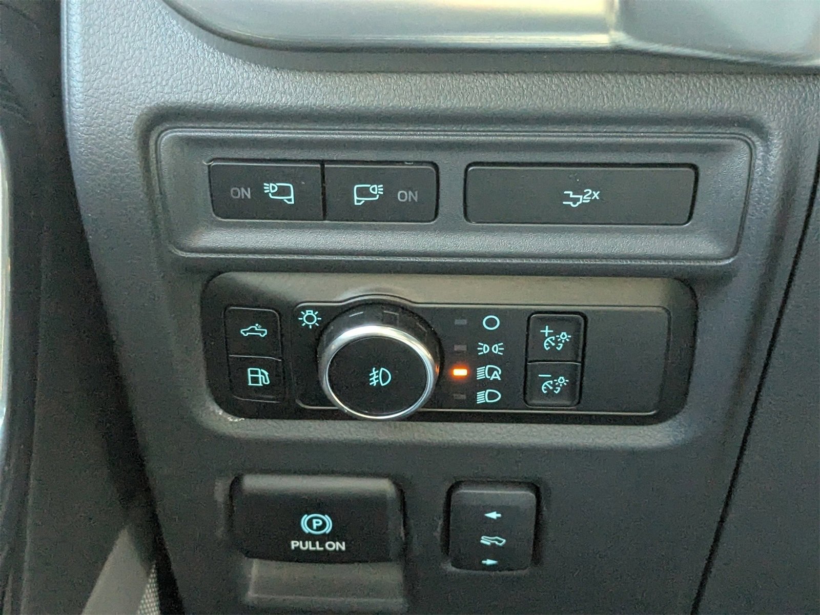 Certified 2023 Ford F150 Lariat w/ Equipment Group 502A High image 28