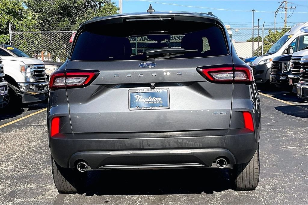 Certified 2025 Ford Escape ST-Line AWD/4WD image 3