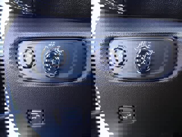 Used 2023 Chevrolet Blazer LT image 16