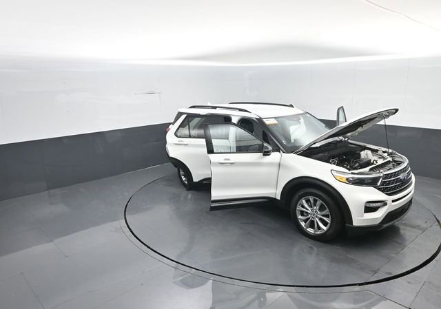 Certified 2024 Ford Explorer XLT w/ Equipment Group 202A image 34