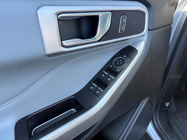 Certified 2022 Ford Explorer XLT w/ Equipment Group 202A image 7