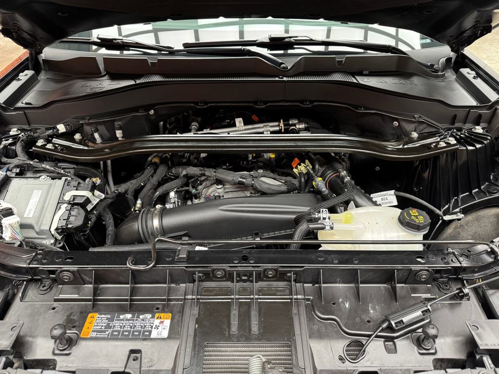 Certified 2025 Ford Explorer ST-Line AWD/4WD image 33