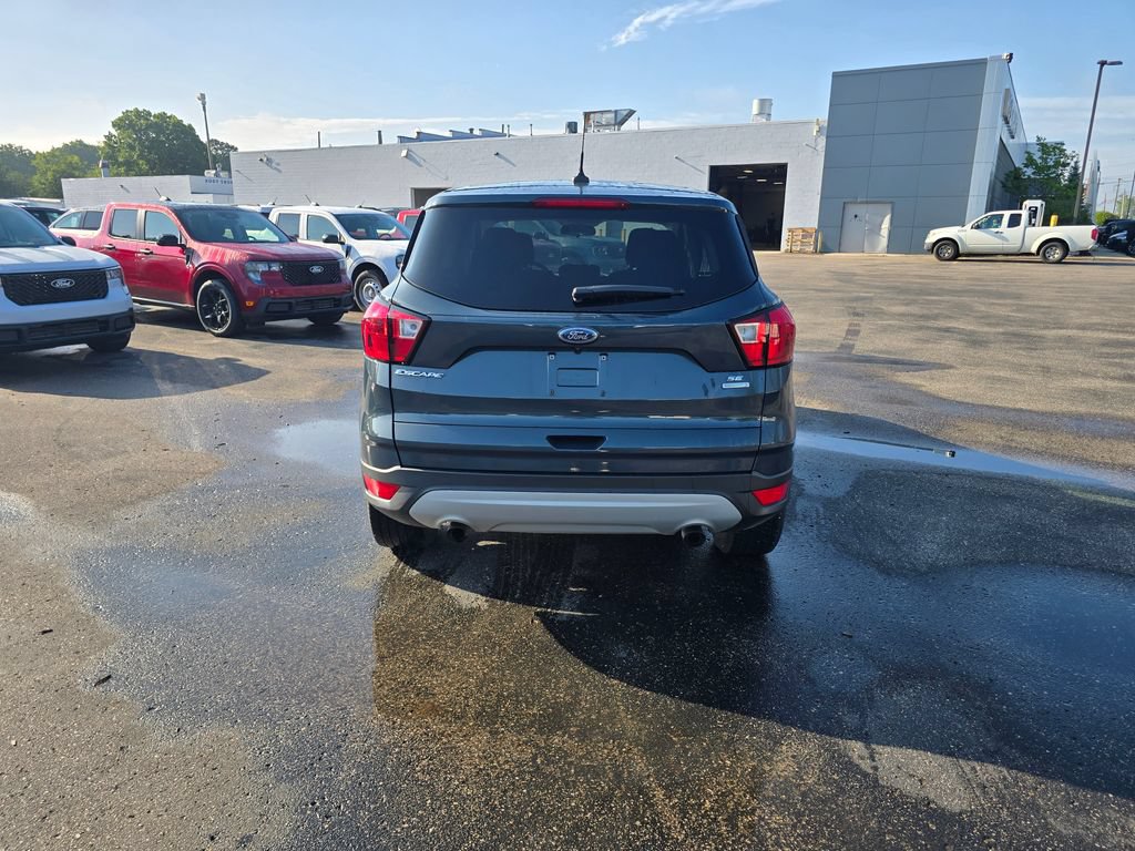 Certified 2019 Ford Escape SE FWD image 4