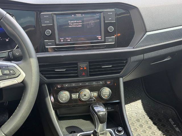 Used 2024 Volkswagen Jetta SE w/ Panoramic Sunroof Package FWD image 18