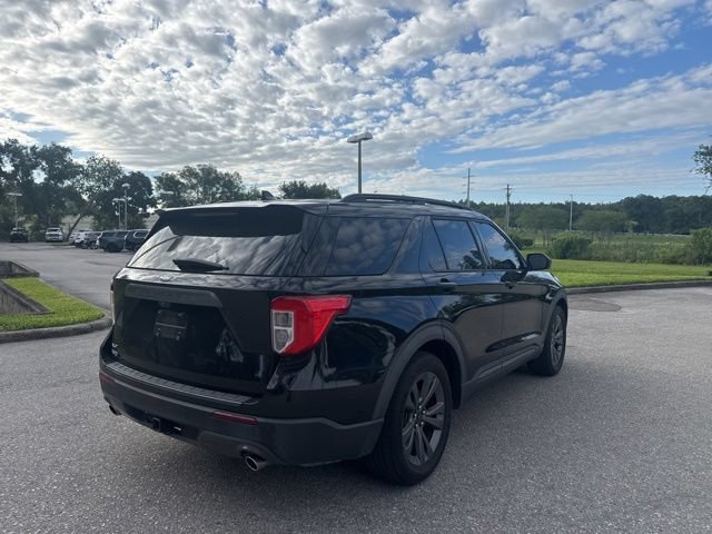 Certified 2021 Ford Explorer XLT w/ Equipment Group 202A RWD image 7