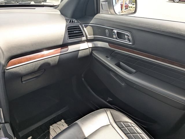 Certified 2018 Ford Explorer Platinum image 16