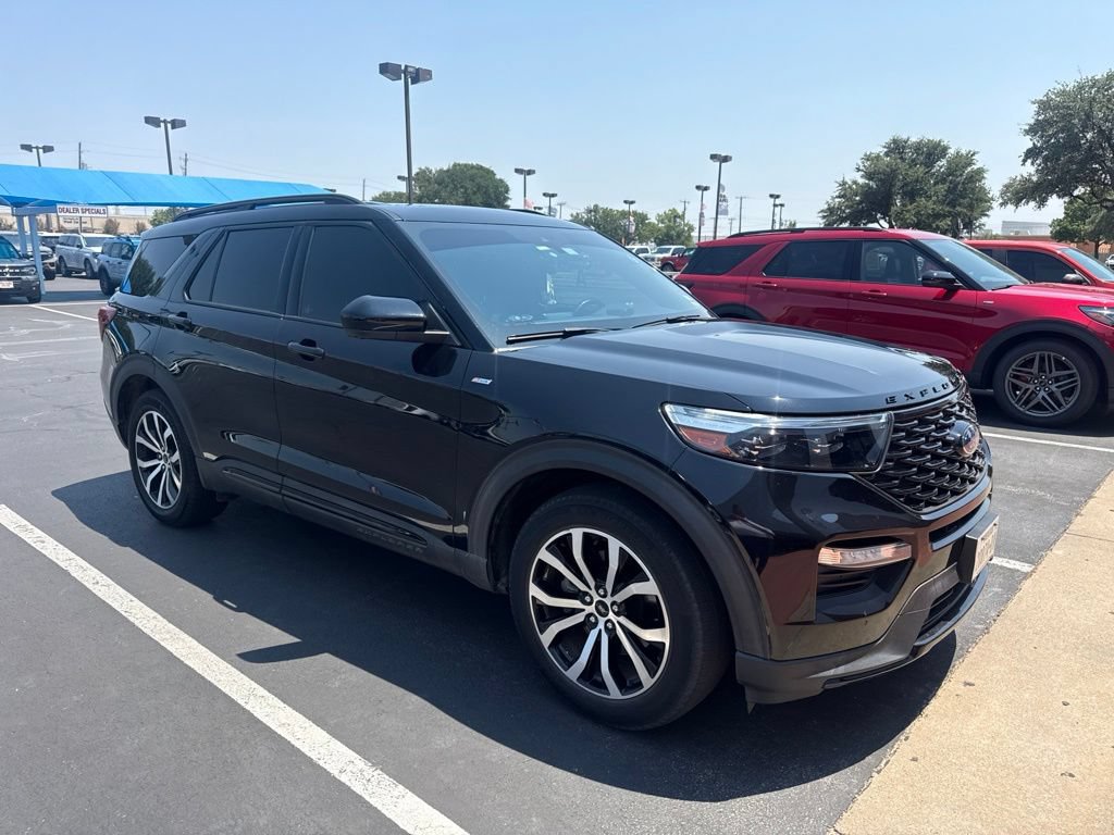 Certified 2022 Ford Explorer ST-Line w/ Class IV Trailer Tow Package