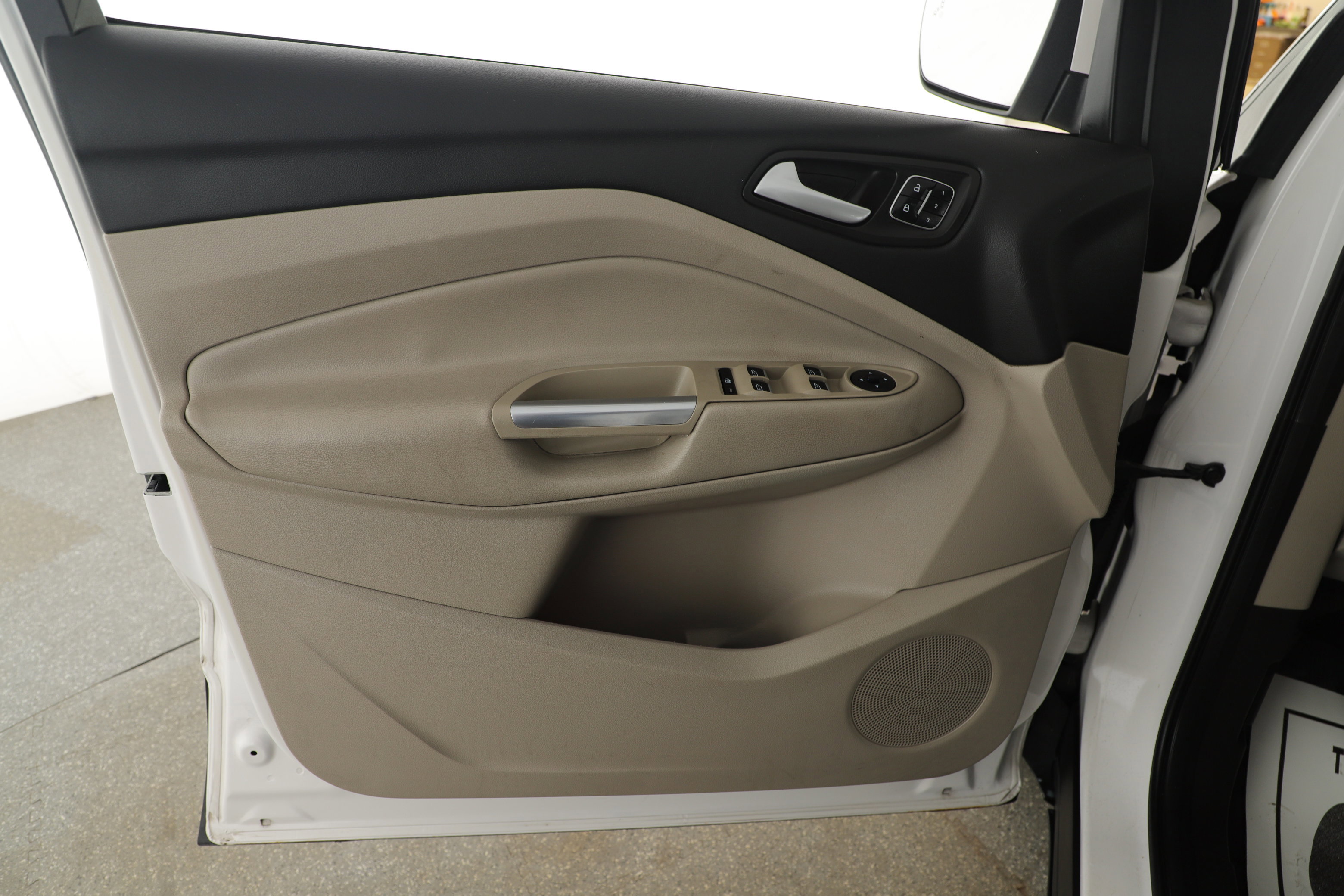 Certified 2017 Ford Escape Titanium w/ Equipment Group 301A image 8