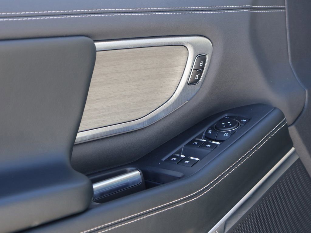 Certified 2025 Ford Expedition Platinum image 23