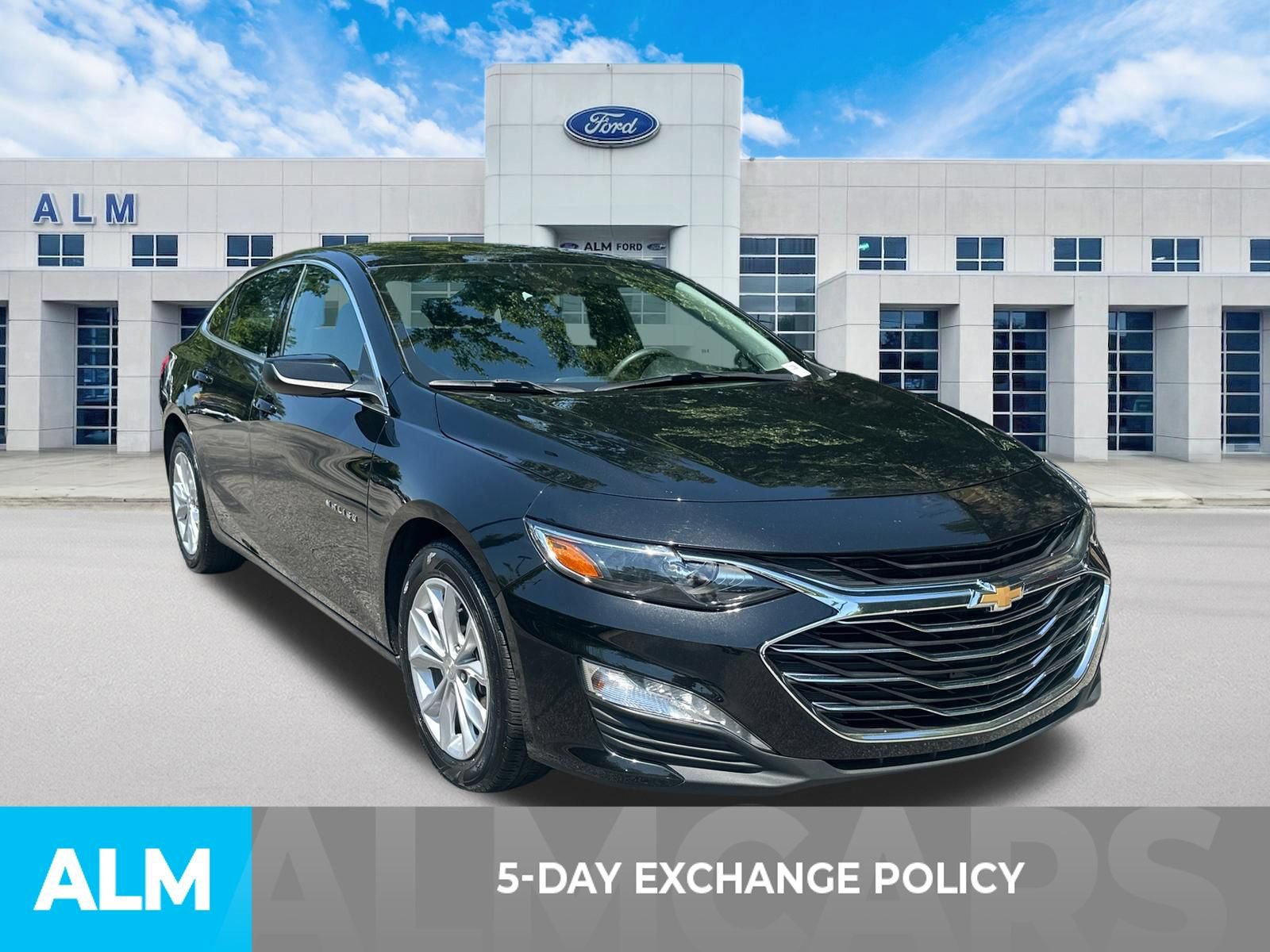 Used 2025 Chevrolet Malibu LT FWD image 3