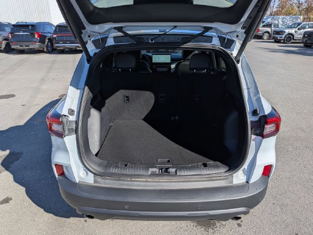 Certified 2025 Ford Escape ST-Line w/ Tech Pack #1 AWD/4WD image 17