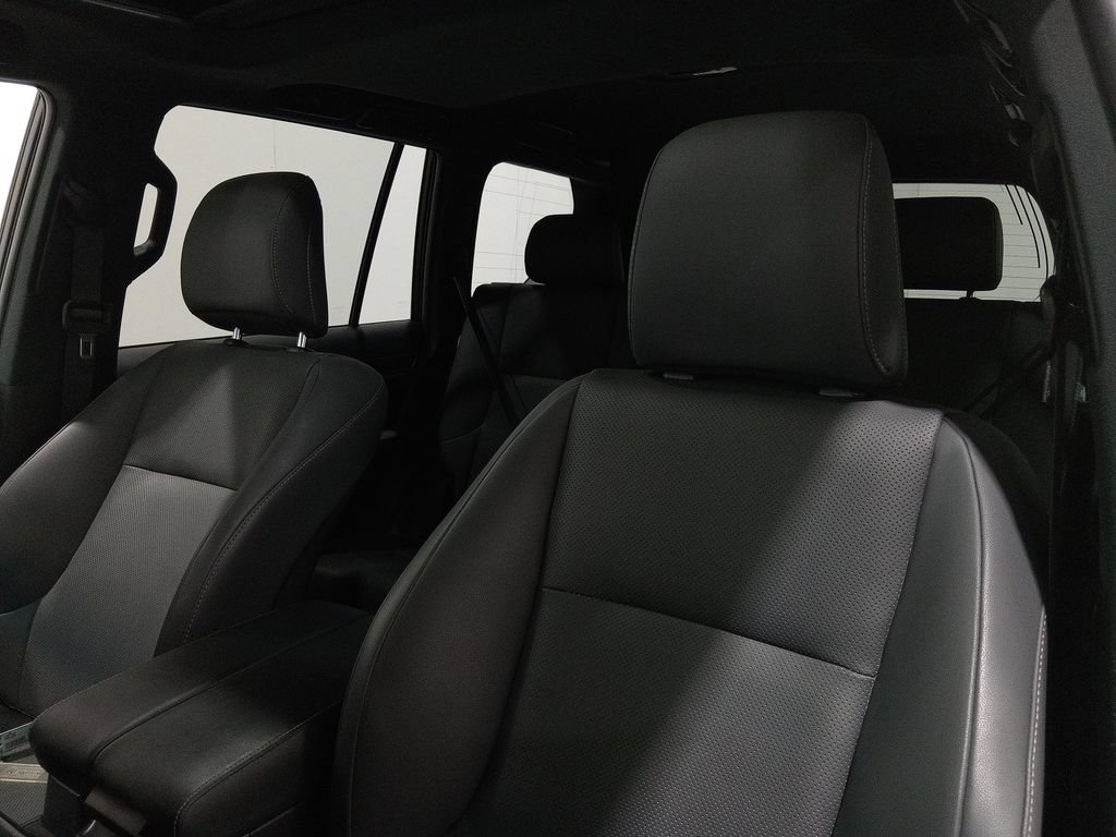 Used 2023 Lexus GX 460 Premium w/ Accessory Package AWD/4WD image 18