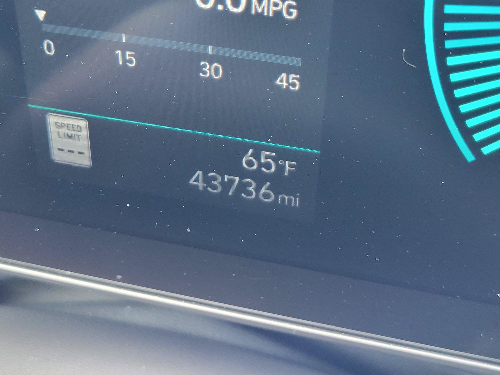 Used 2025 Hyundai Kona SEL FWD image 21
