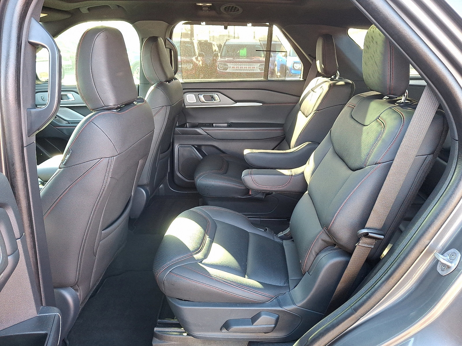 Certified 2025 Ford Explorer ST image 10