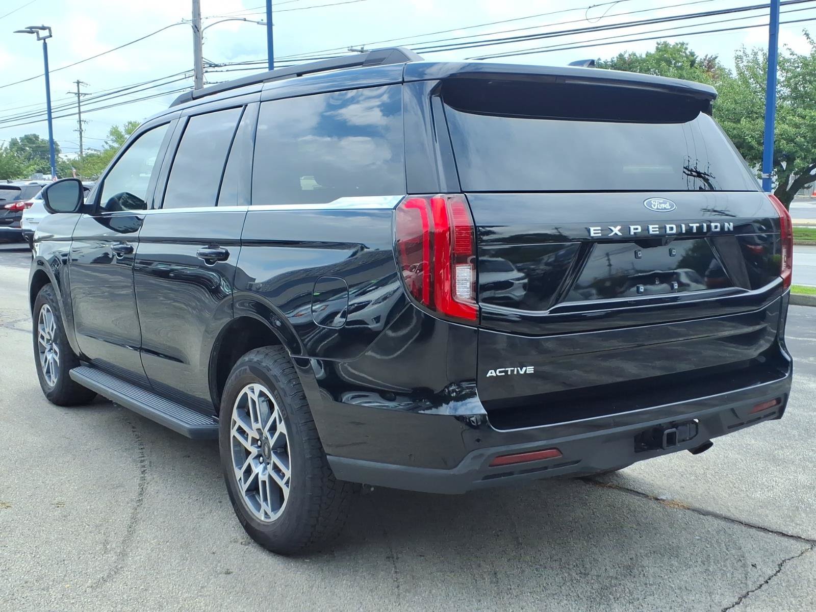 Certified 2025 Ford Expedition Active AWD/4WD image 6