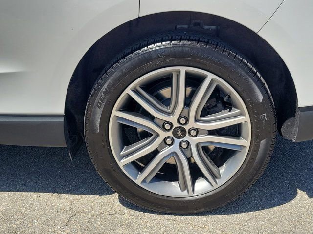Certified 2024 Ford Edge Titanium w/ Equipment Group 301A AWD/4WD image 9