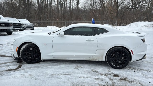 Used 2021 Chevrolet Camaro SS image 2