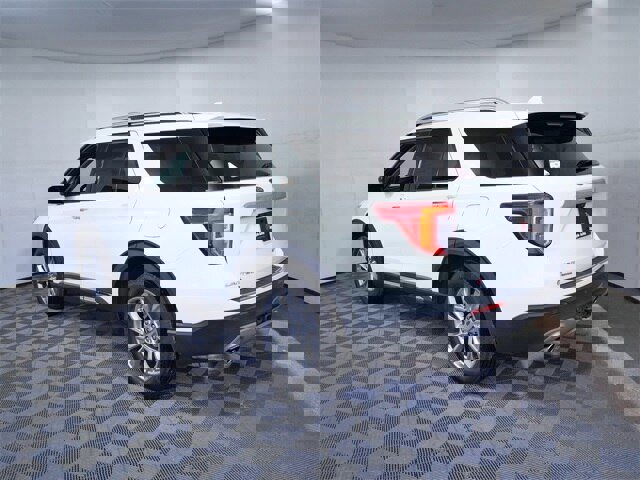Certified 2023 Ford Explorer Limited w/ Limited Technology Package image 6