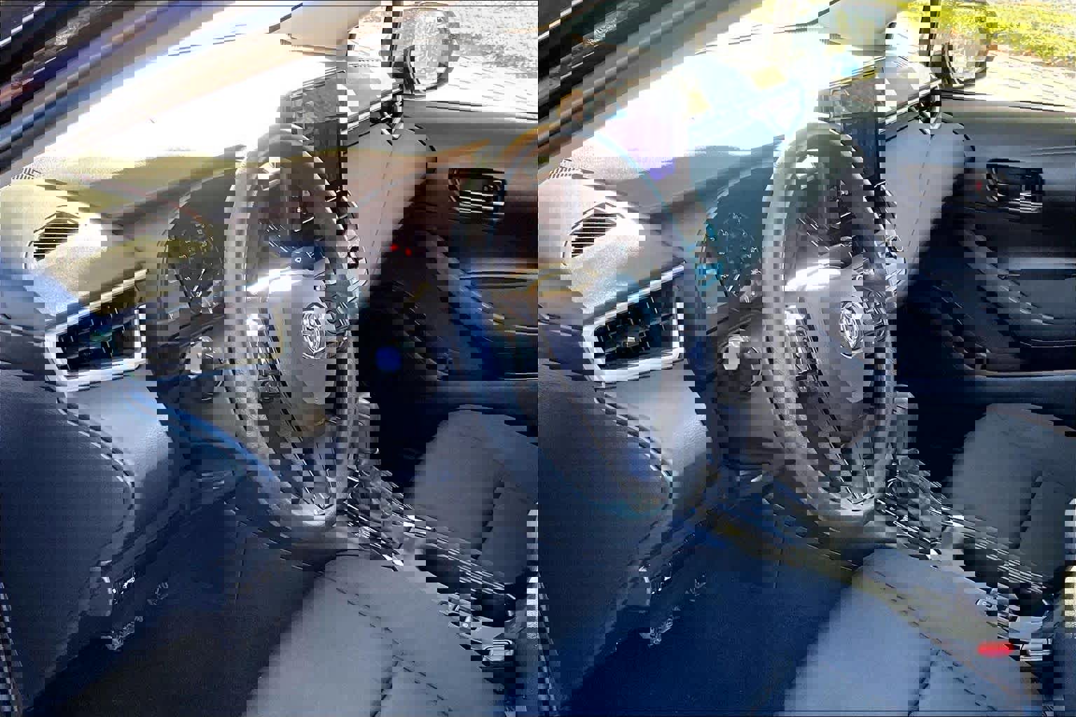 Used 2023 Toyota Corolla LE image 18