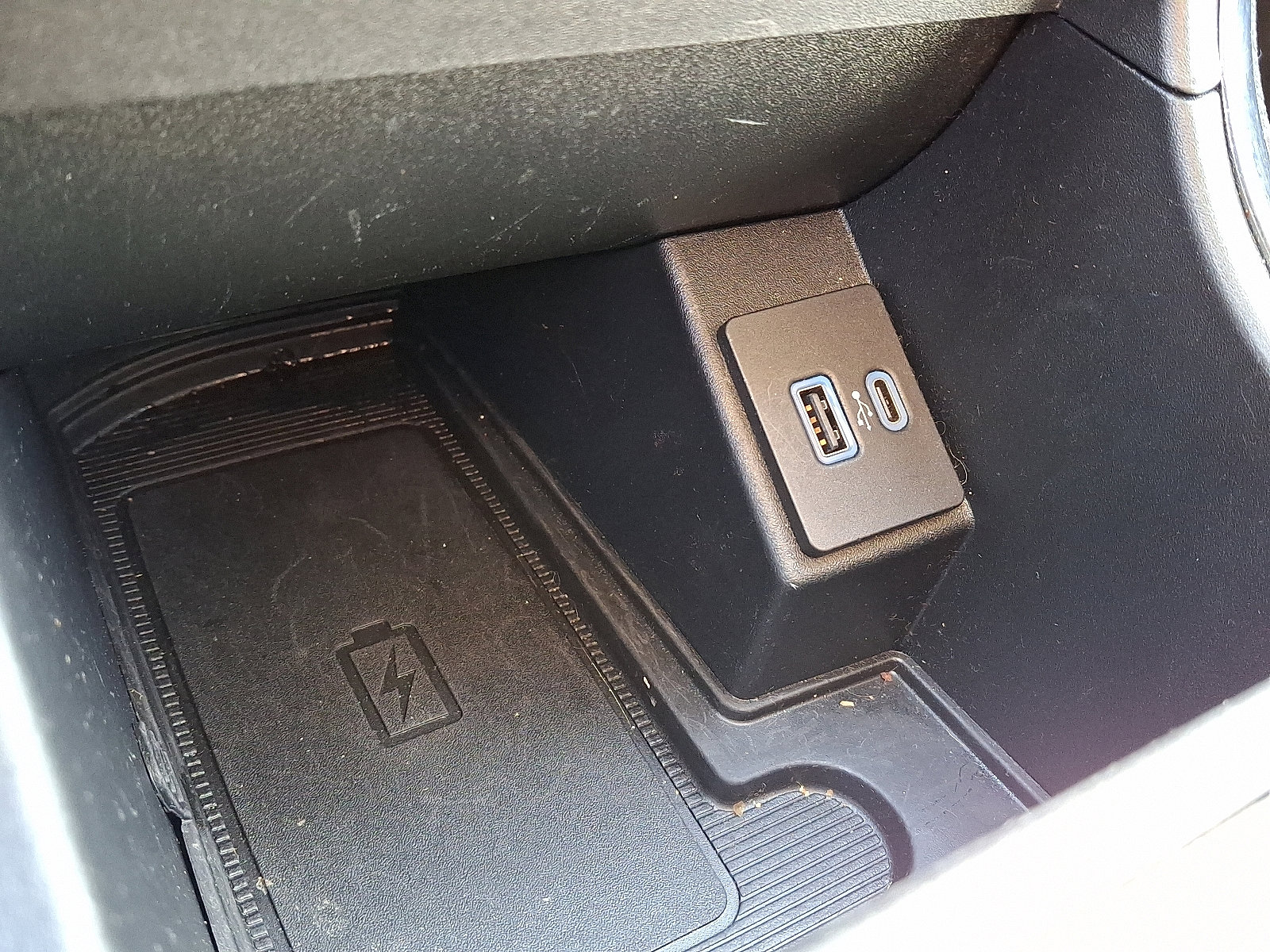 Certified 2024 Ford Edge Titanium image 32