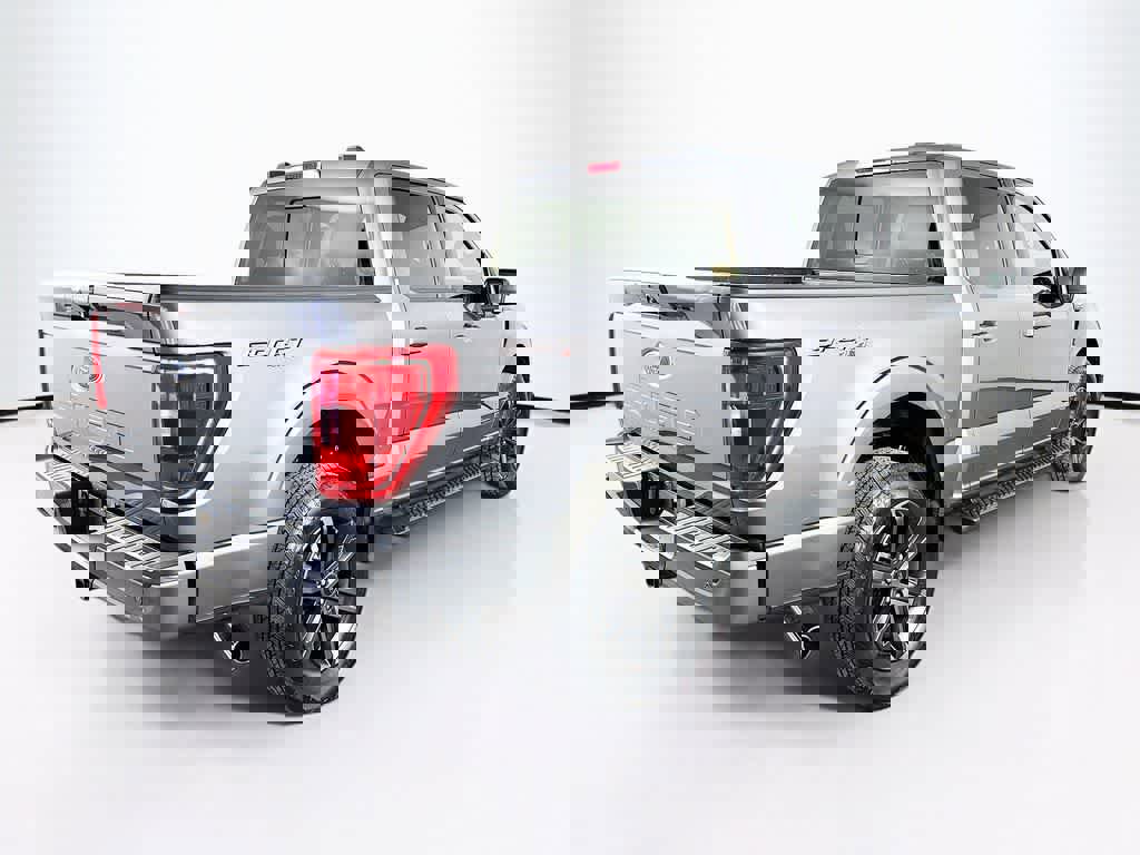 Certified 2022 Ford F150 XLT w/ Equipment Group 302A High image 25