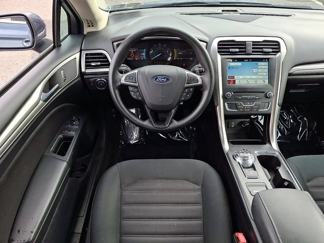 Certified 2018 Ford Fusion SE w/ Fusion SE Technology Package FWD image 14